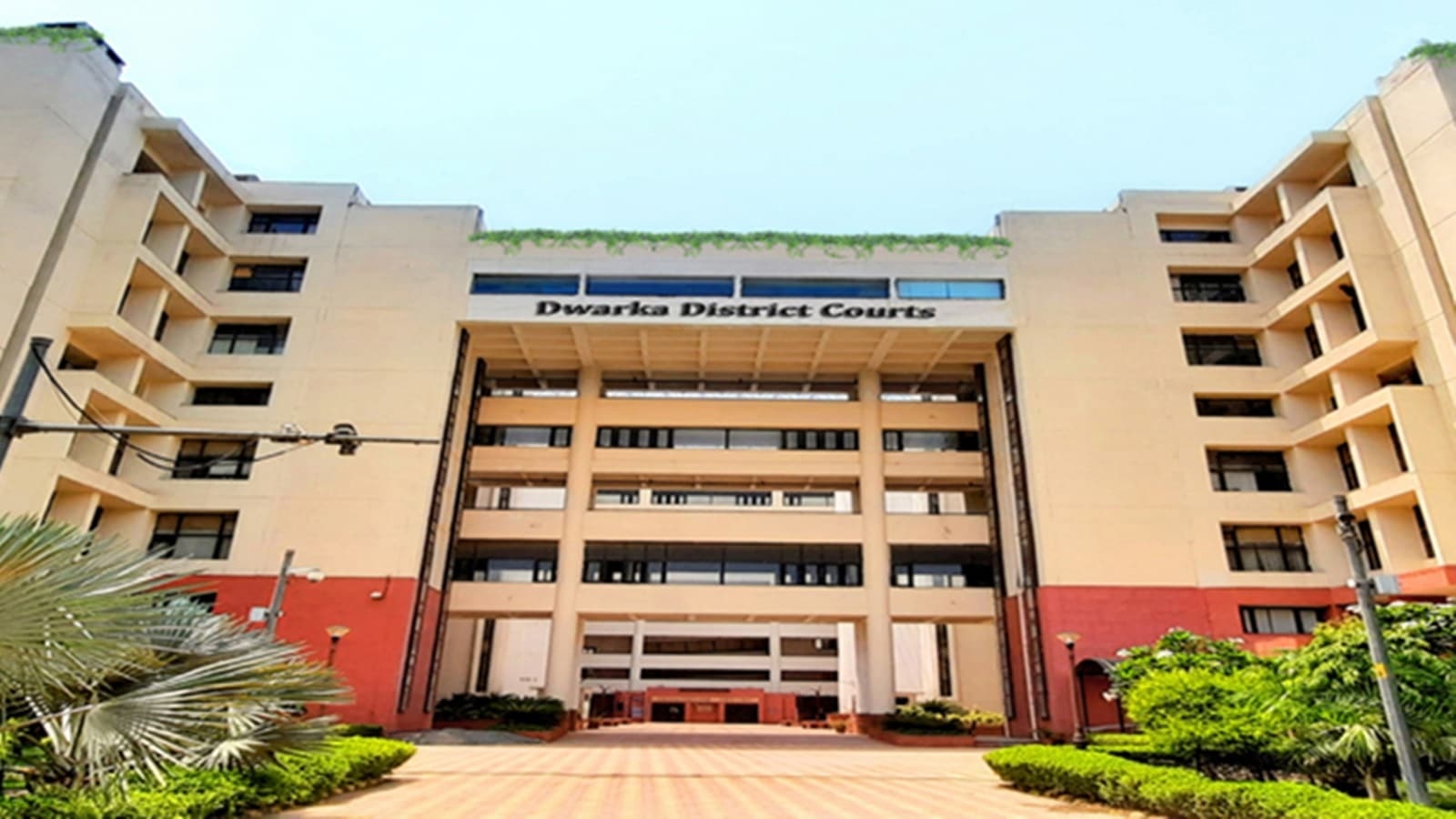 Delhis-Dwarka-Court-complex (1)