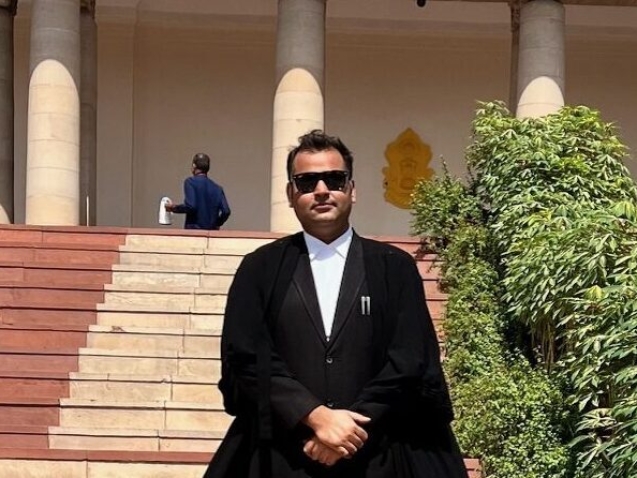 Litigation Practice at Dwarka Court - Illustration of an advocate reviewing case documents, with Dwarka Courts in the background and a Chamber 728 plaque.