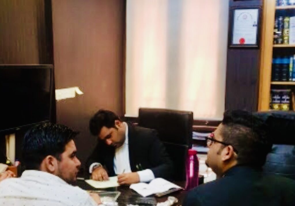 advocate in Dwarka Court sitting in his chamber no.728, Dwarka Court