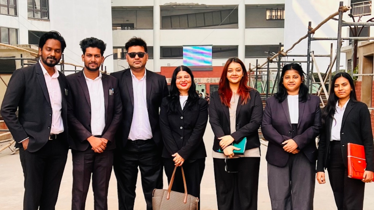 Civil advocate in Dwarka court